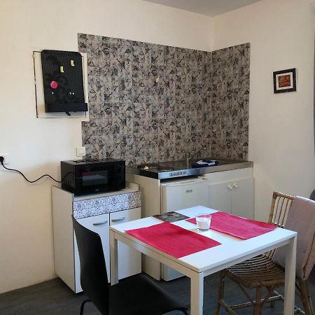 Studio 20 Min De La Mer Ideal Pour Les Deplacements Professionnels Plouaret Buitenkant foto